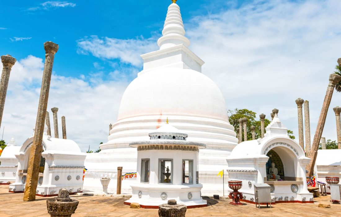 Thuparamaya-dagoba-Anuradhapura-golden-triangle-sri-lanka